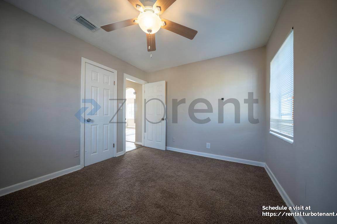 Building Photo - 925 17th St S