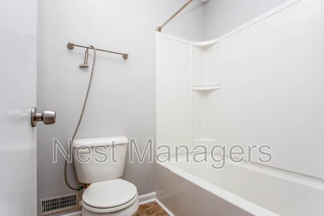 Building Photo - 485 Wilder Dr