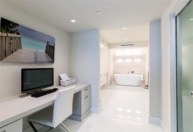 Building Photo - 1830 S Ocean Dr