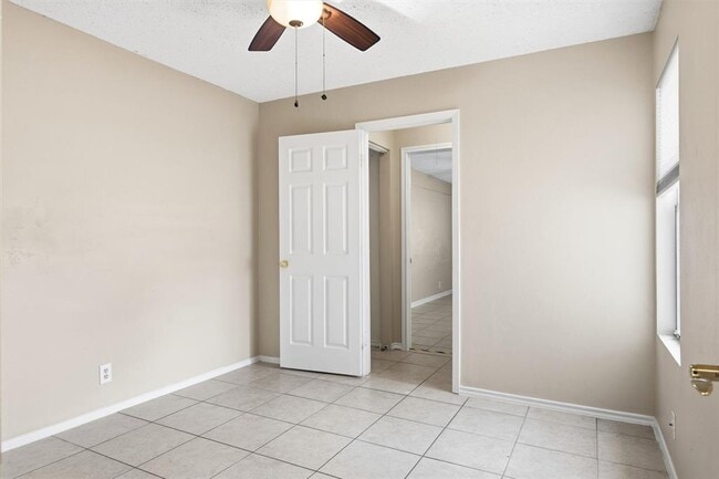 Building Photo - 2600 S Bagdad Rd