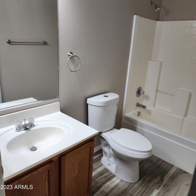 Building Photo - 15864 W Evans Dr