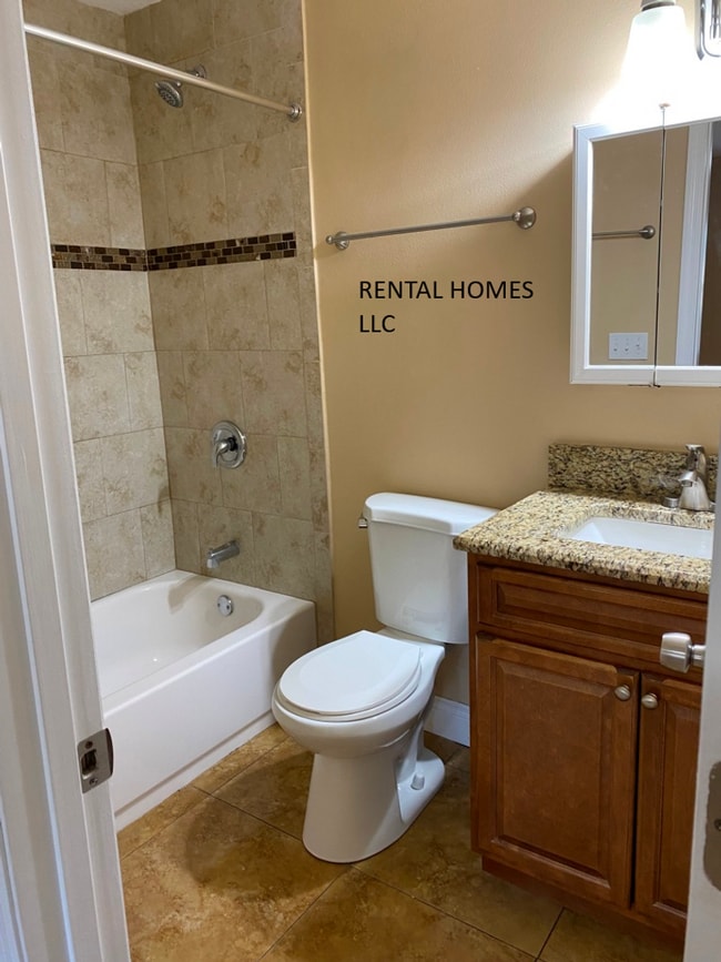 Building Photo - Beautiful 3 Bedroom 2 Bathroom, Single Family Home with 1,589 square feet under air, newly Remodeled