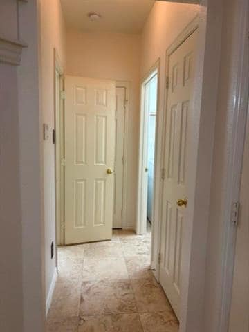 Building Photo - 508 Briar Oaks Dr