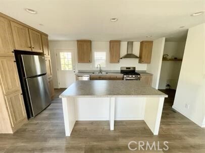 Building Photo - 120 Diana St