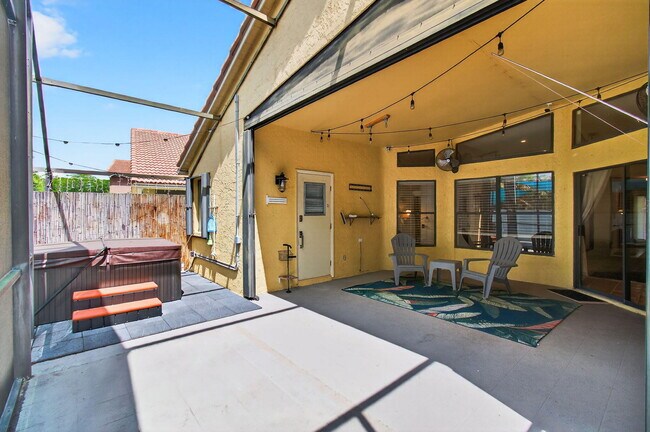 Building Photo - 10332 Islander Dr
