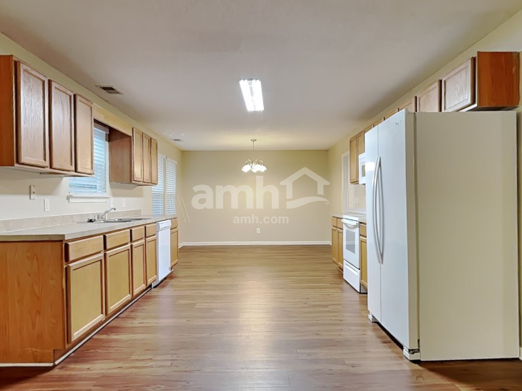 Building Photo - 13 Holly Springs Cir