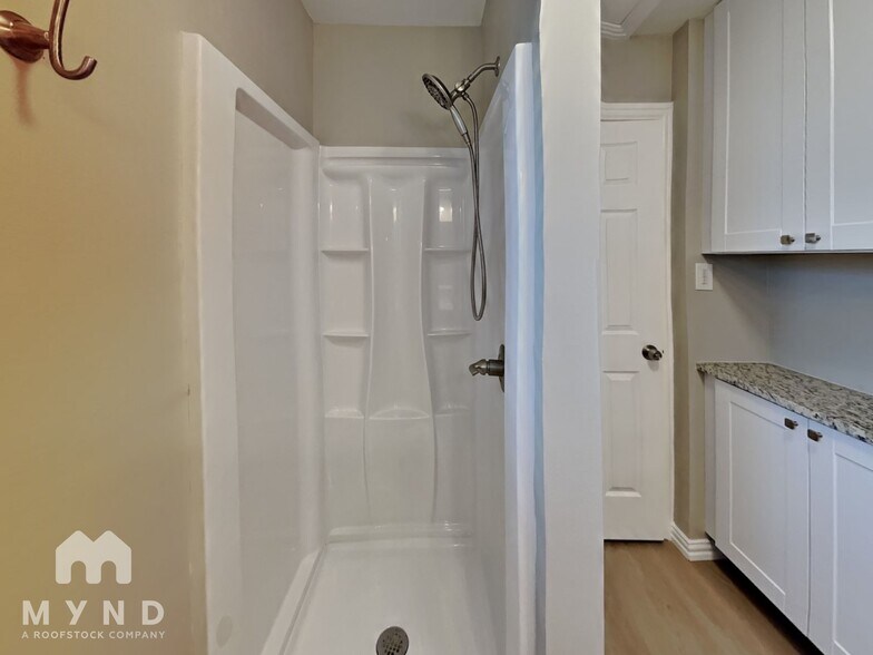 Building Photo - 2728 Rolinda Dr