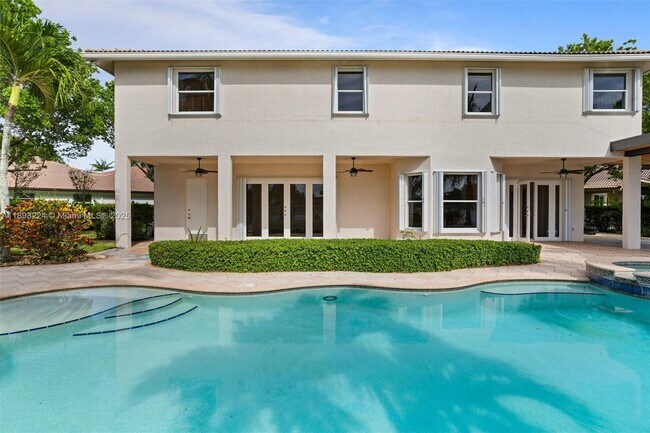 Building Photo - 926 Marina Dr