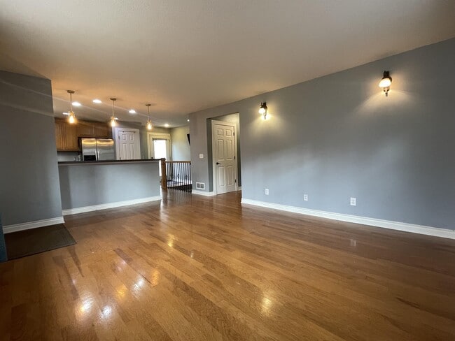 Building Photo - 5139 Beacon Hill Rd