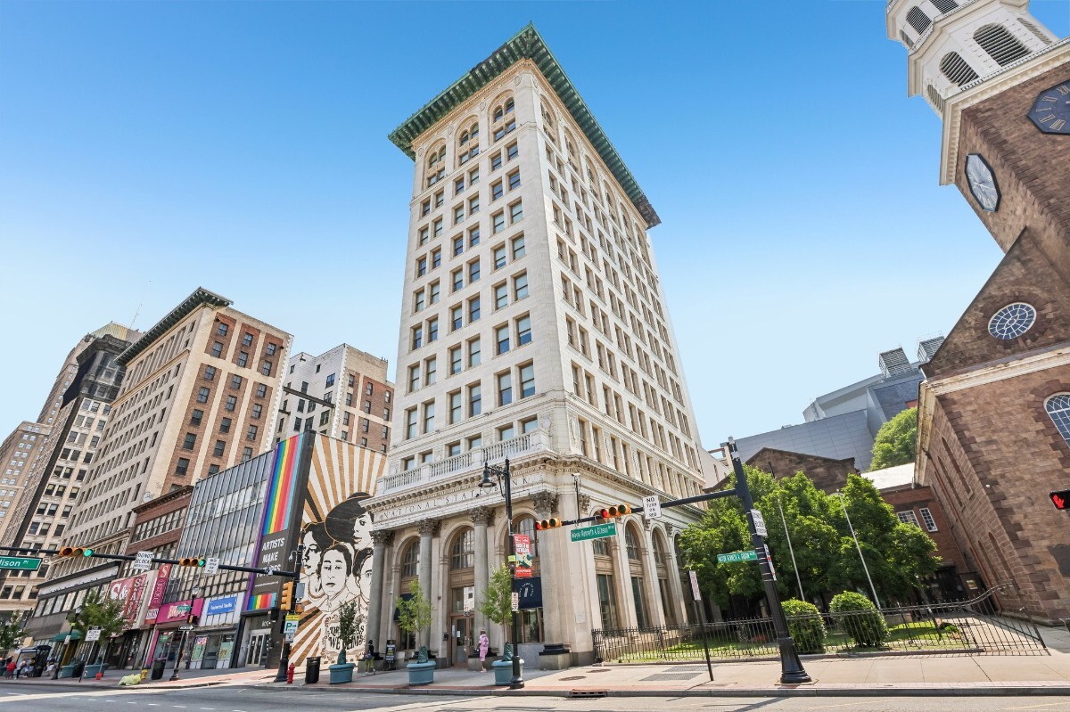 Building Photo - Broad Street