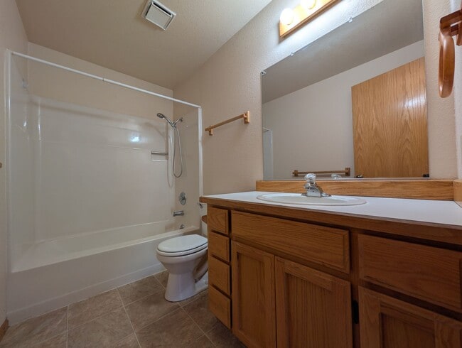 Building Photo - Wonderful 3-Bedroom, 2-Bath Home With Large Yard & A/C!