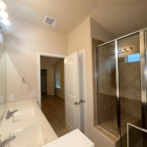 Building Photo - 208 Moulins Ln