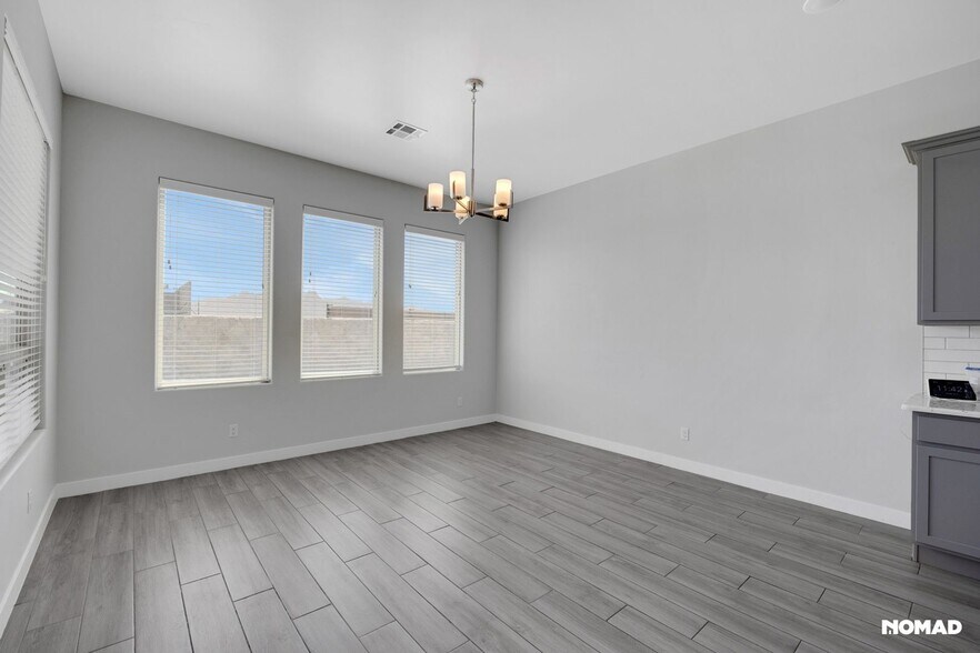 Building Photo - 3802 Nightingale Ave