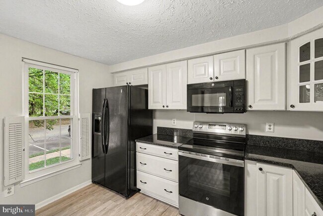 Building Photo - 15097 Mill Spring Dr