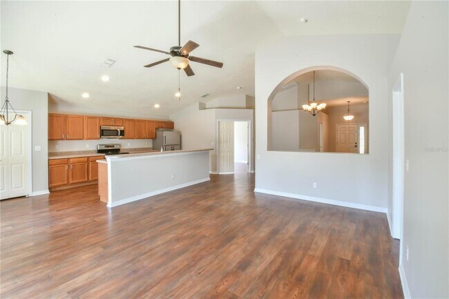 Building Photo - 1094 Bluegrass Dr
