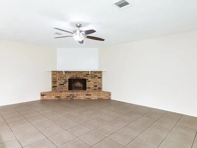 Building Photo - 17519 Fieldglen Dr