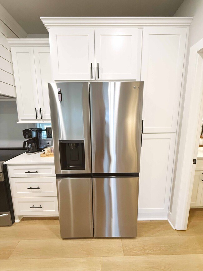 Building Photo - 1530 W Cato Springs Rd