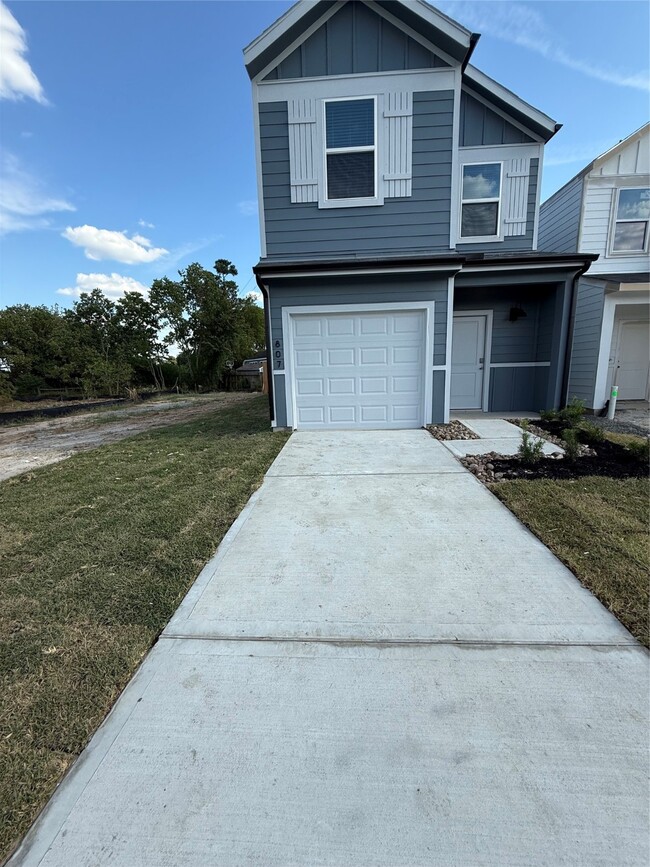 Building Photo - 807 Jubilee Dr