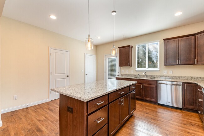 Building Photo - 487 S Arlington Rd