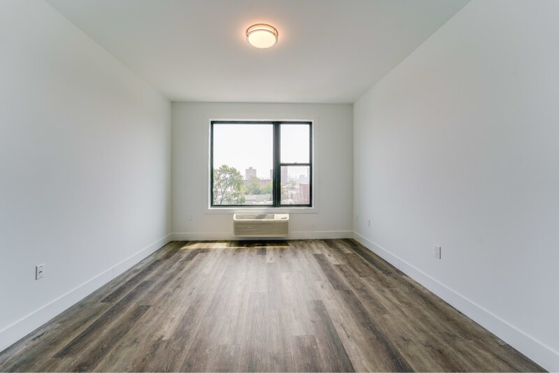 Building Photo - 400 69th St