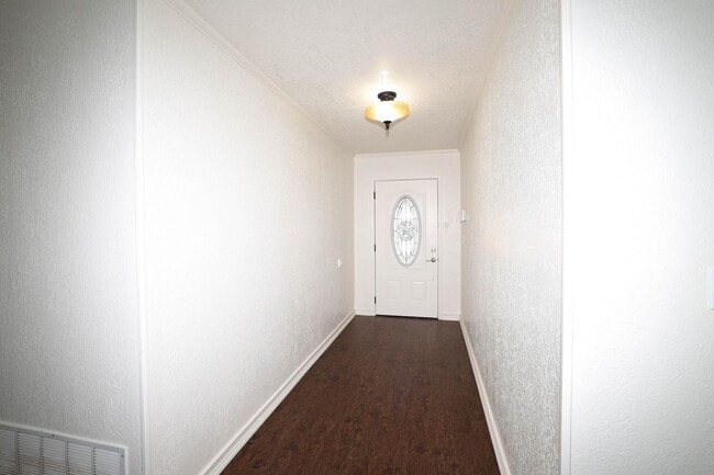 Building Photo - Beautiful 4 bedroom rental in Puckett West!