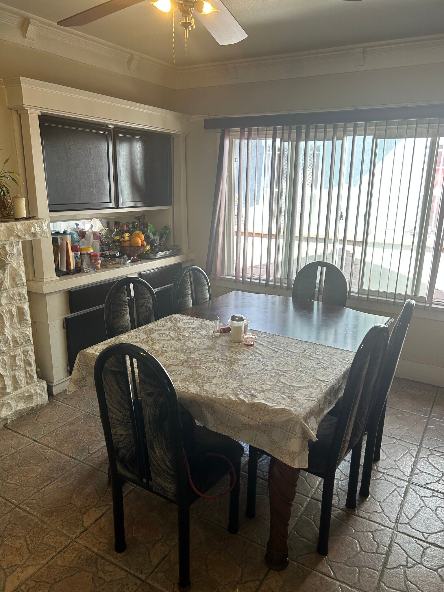 Building Photo - 609 W 42nd St