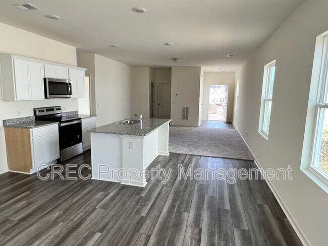 Building Photo - 475 Pender Woods Dr