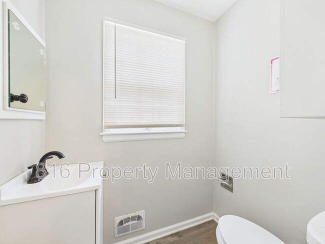 Building Photo - 3233 Shady Bend Dr