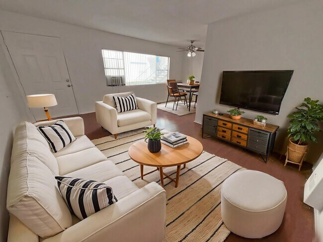 Interior Photo - 3630 Westwood Blvd