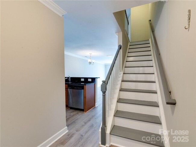 Building Photo - 1344 Green Oaks Ln