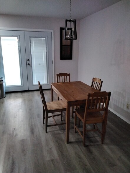 Dining area - 3253 W Country Gables Dr
