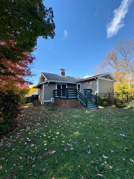 Building Photo - 6029 Lockard Ave