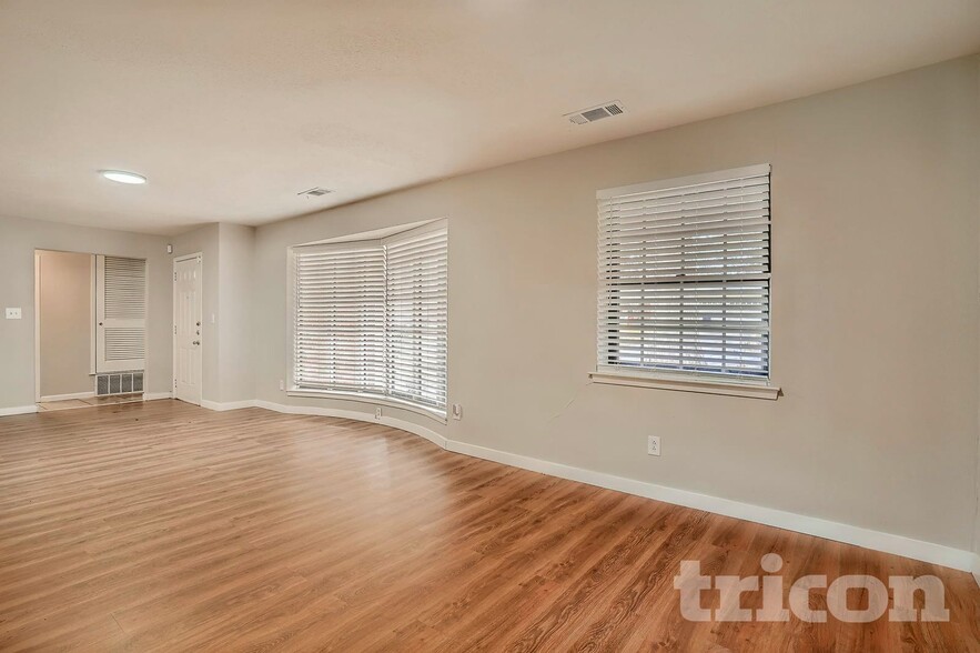 Building Photo - 3605 Wren Ave