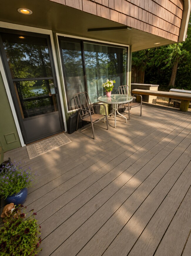 Building Photo - 17805 Overlake Ct SE