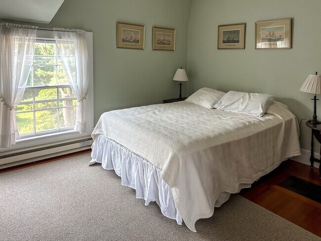 Building Photo - 48 Proctor St