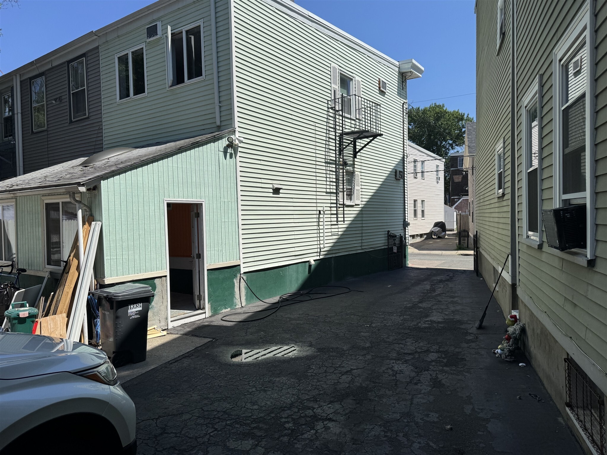 Building Photo - 19 7th St