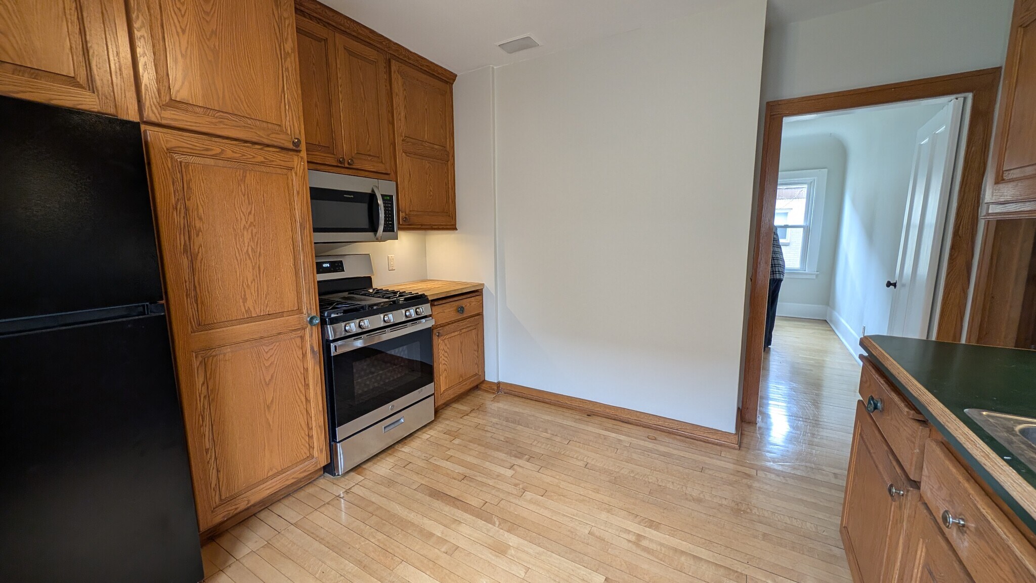 Building Photo - 569 N 65th St