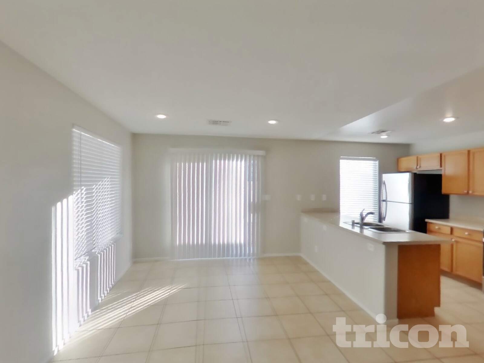 Building Photo - 2114 Seattle Shore St