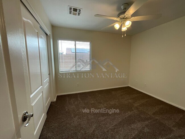 Building Photo - 25654 W Satellite Ln