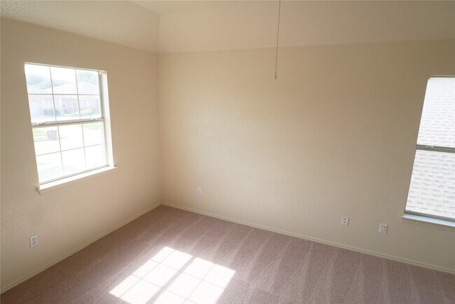 Building Photo - 2818 Southampton Way