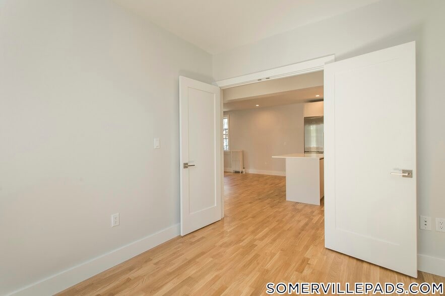 Building Photo - 136 Highland Ave