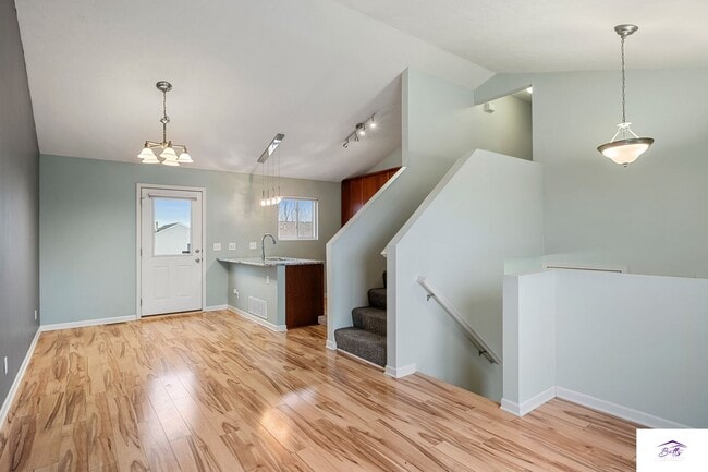 Building Photo - PENDING