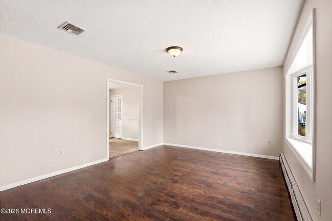 Building Photo - 19 Oak Leaf Dr