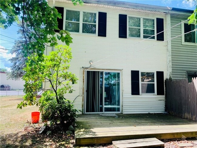 Building Photo - 105 Sheffield Dr
