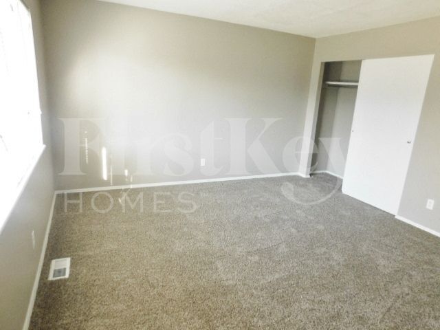 Building Photo - 2030 E Humes Ln