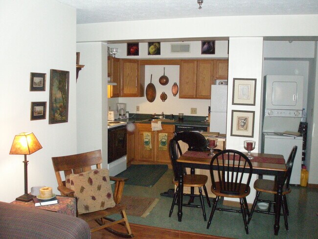 Building Photo - 610 South St