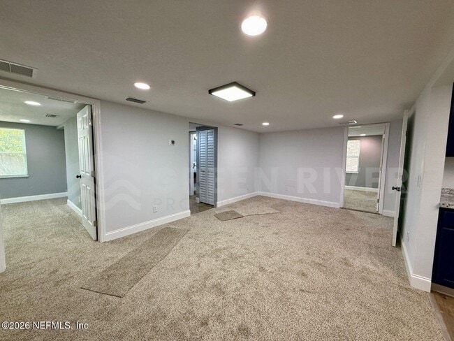 Building Photo - 403 Highland Ave S