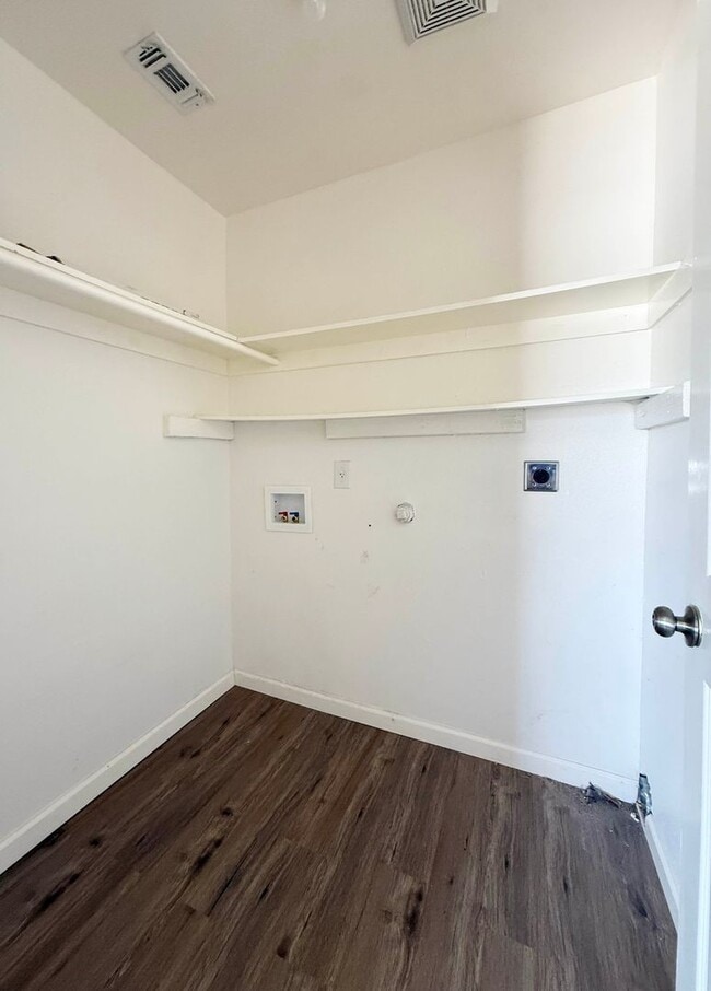 Building Photo - Sky Harbor 3 Bdrm 1 Bath Home