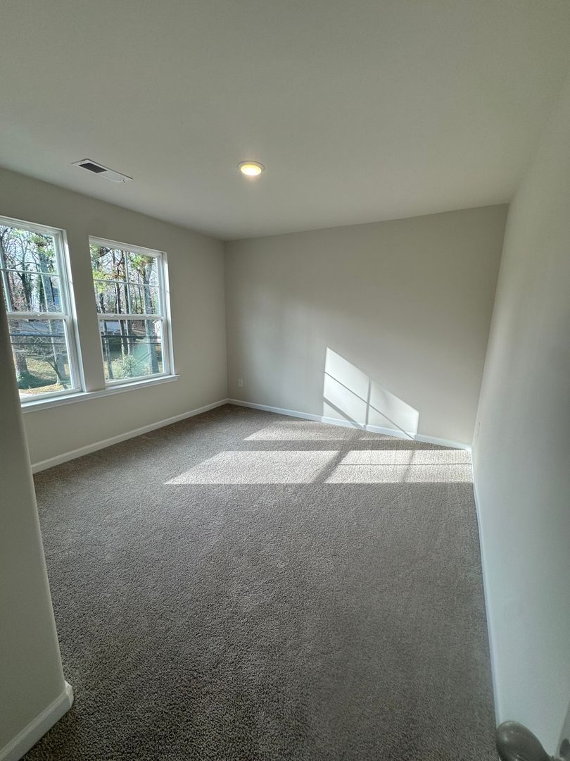 Building Photo - 916 W Sumter St