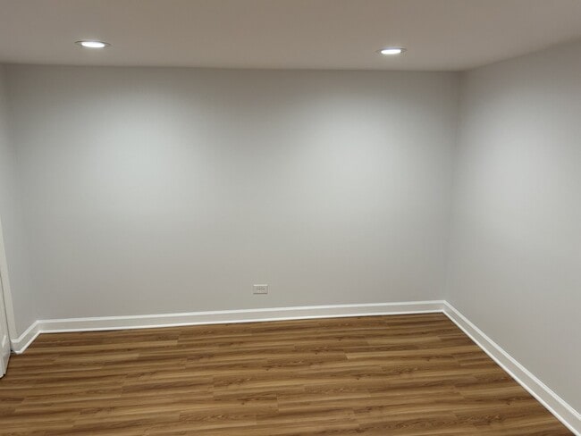 Building Photo - 105 N Phelps Ave